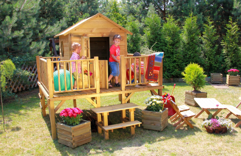 Drewniany domek ogrodowy dla dzieci - Mateusz - ze ślizgiem
