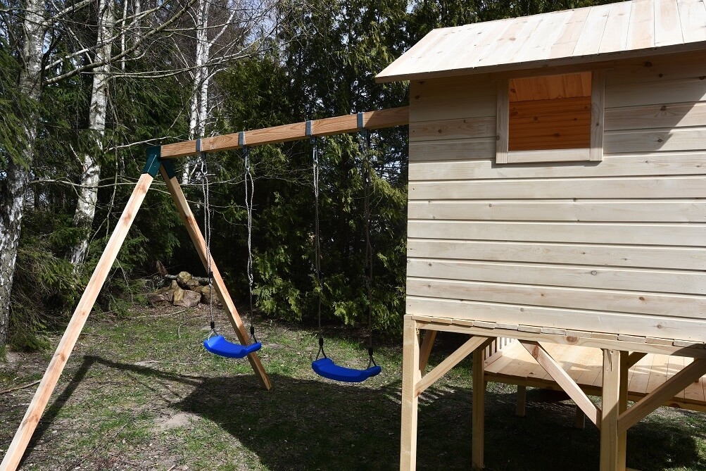 Drewniany domek Hipcio z podwójną huśtawką dwoma ślizgami i ścianką wspinaczkową