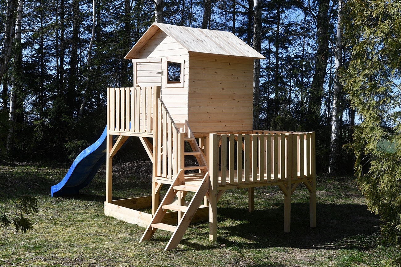 Drewniany domek ogrodowy dla dzieci - Hipcio z długim ślizgiem